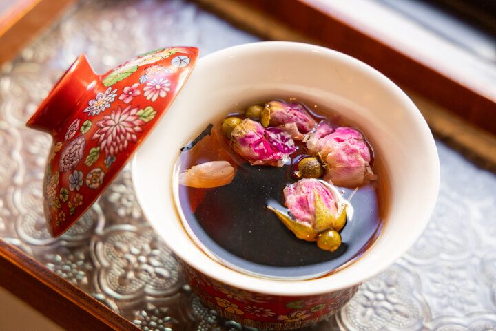 お茶を淹れる時間まで楽しい♪南京町「花が咲く中国茶のcafe」で中国茶体験