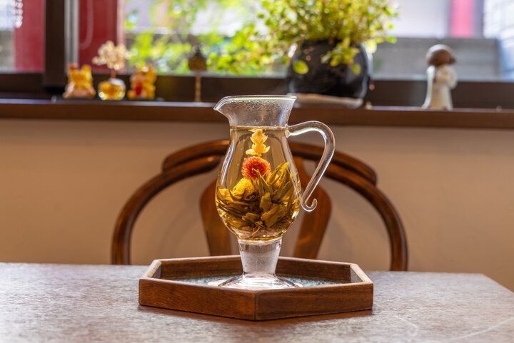 お茶を淹れる時間まで楽しい♪南京町「花が咲く中国茶のcafe」で中国茶体験