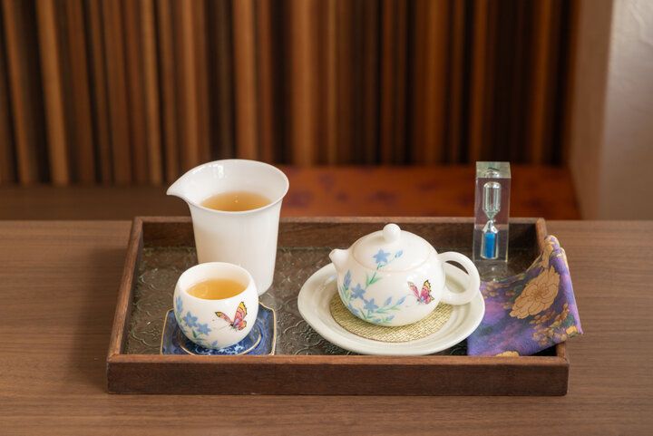 お茶を淹れる時間まで楽しい♪南京町「花が咲く中国茶のcafe」で中国茶体験