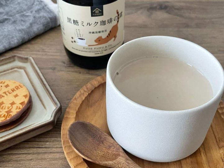大人気！久世福商店の「黒糖ミルク珈琲の素」はホットでも楽しめる！