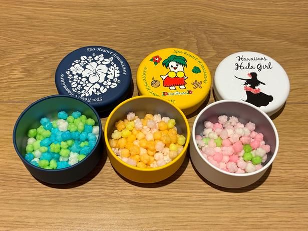 手のひらサイズの缶はフタがしっかり閉まるため、バッグの中で散らかりがちなイヤホンや薬をまとめるケースとしても重宝