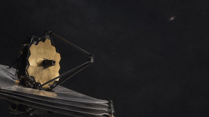 空っぽの空に隠れていた銀河は、どれほど遠くにあったのか？
