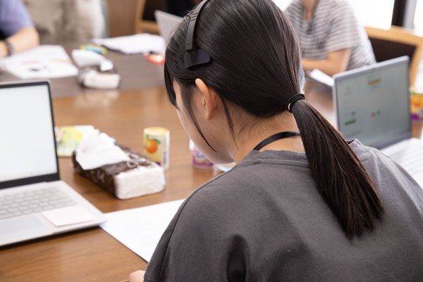 【福岡県福岡市】コールセンターの電話応対に挑戦！さくらフォレストが「こども職場体験」3回目を開催