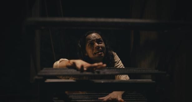 様々なピンチを切り抜けようと奮闘するテスをジョージナ・キャンベルが好演！ 『バーバリアン』4K UHD＋ブルーレイ セット発売中 発売元：ウォルト・ディズニー・ジャパン 発売・販売元：ハピネット・メディアマーケティング デジタル配信中（購入／レンタル） 発売元：ウォルト・ディズニー・ジャパン [c] 2026 20th Century Studios