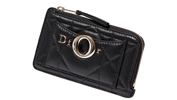 DIOR（ディオール）のマクロカナージュステッチとシグネチャーアイレットを配したブラックレザーのフラグメントケース