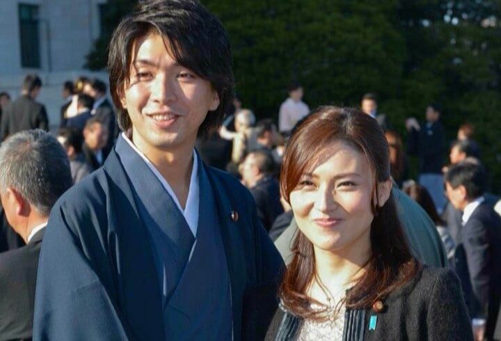 【写真・画像】妻の妊娠中にゲス不倫・元イケメン議員、10歳長男の新生児期を振り返る「仕事もないし、外も出れなかったので…」 1枚目
