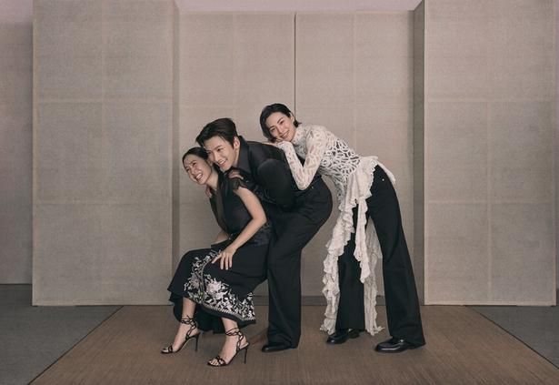 【写真を見る】ソン・イェジン＆チ・チャンウク＆ナナ、息ぴったりの3ショット！ Netflixシリーズ「スキャンダル」独占配信中