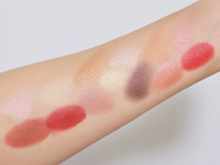 ディオール dior ホリデーコレクション クリスマスコフレ クチュール マルチユース パレット 商品スウォッチ 実際の色