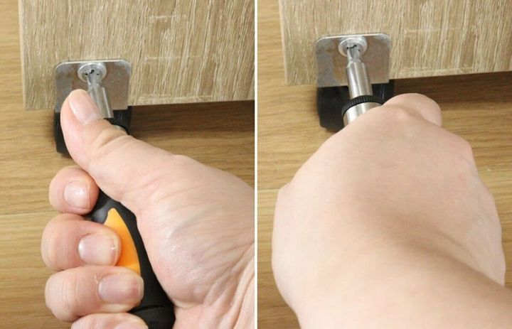 左：女性がラチェットドライバーでネジを締めている。右：ラチェットドライバーを握り直さずに手首をひねってネジを締めている。