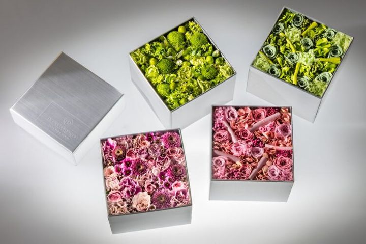 南青山フラッグシップストア限定のピンクとグリーンの花箱