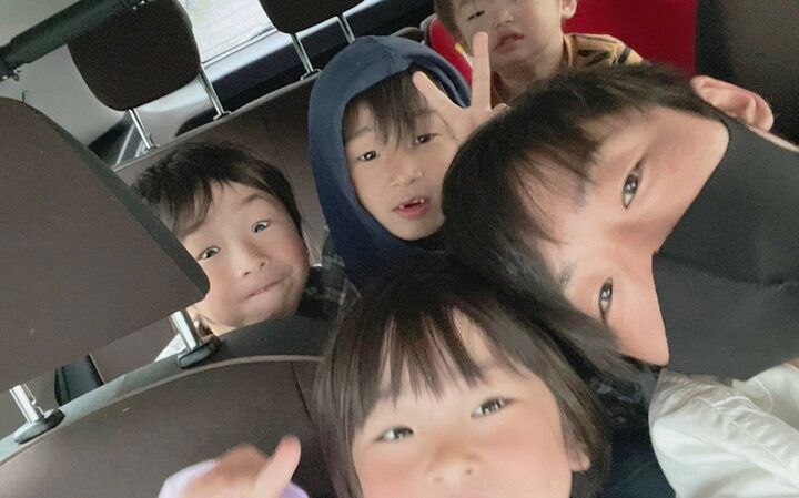 【写真・画像】「連れ子がいる女性と結婚も、職場の人と不倫され…」4児のシンパパ、元妻の不倫発覚LINEを明かす「辛い」同情の声 1枚目