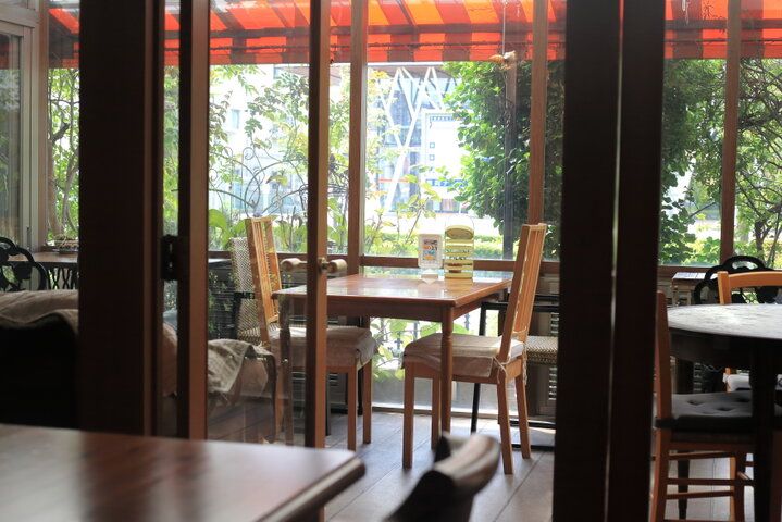 自家製パンのモーニングも。建物丸ごとドイツを再現した「ベッカライ＆カフェBitte」
