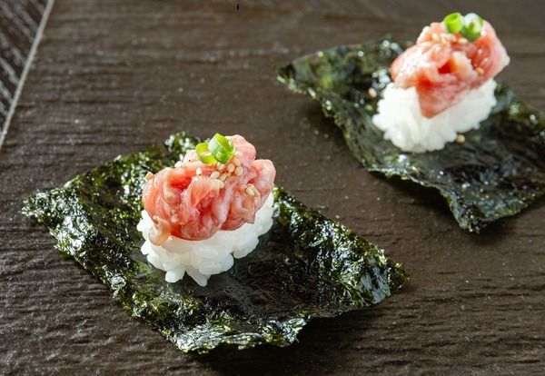 【千葉県市川市】「テジテジ」開店8周年！全9品の特別コースで次回使える1万円分の食事券を還元