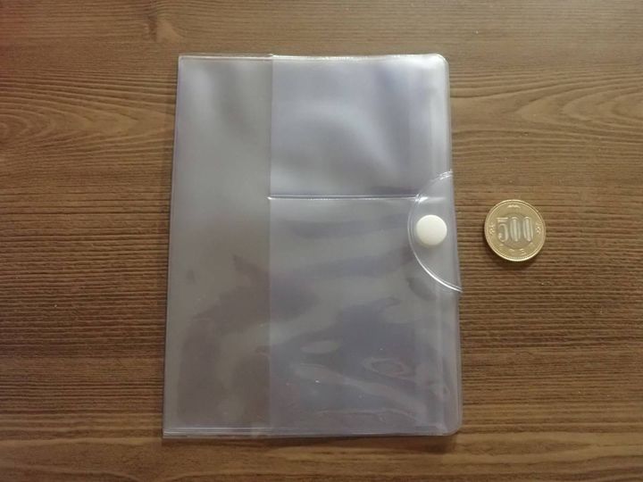 ダイソー：保険証・お薬手帳カバー(透明シールストッパー付)