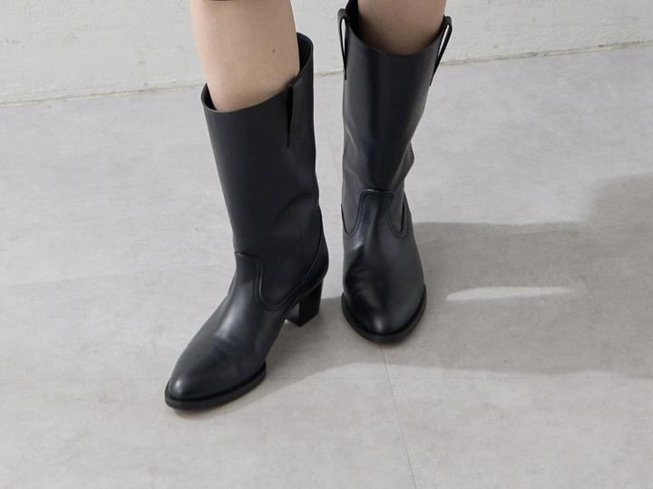 画像: 「ウエスタンミドルブーツ」￥50,600【2.718】 出典：ガリャルダガランテ