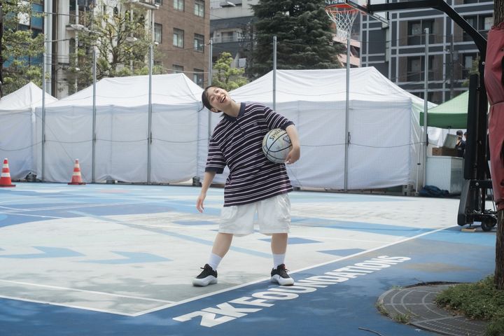朝の楽しい過ごし方、大久保公園のコートで朝からバスケ🏀 【FUDGENA：荒木知佳のゆったりモーニング vol.4】