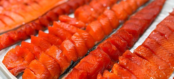 函館朝市の隠れた名物「生とば」が全国展開へ。父が作った味で函館の新名物を目指す