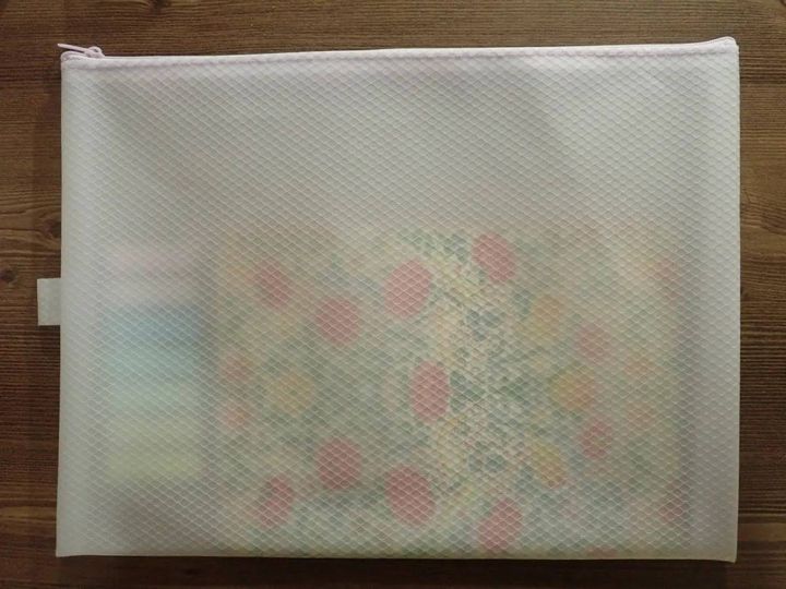 DAISO(ダイソー)：EVAポーチ -パープル- A4