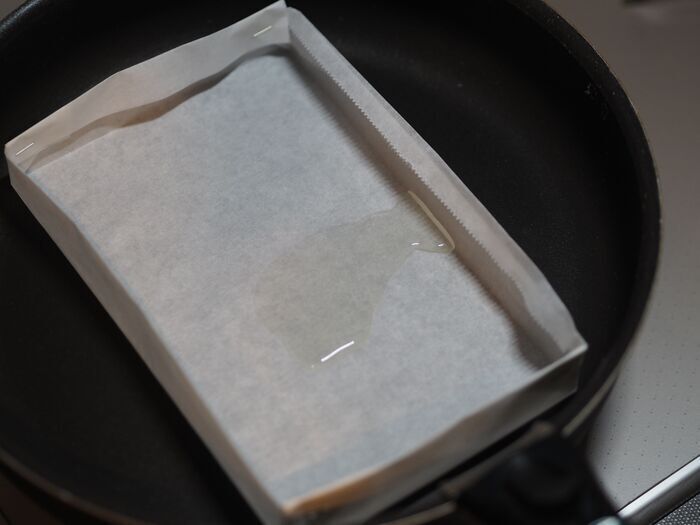 『丸いフライパン』を今すぐ用意！卵焼き器なしでも四角く焼ける裏ワザにびっくり♪