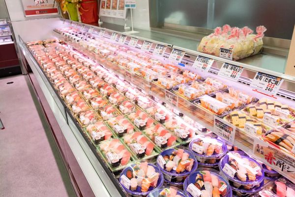 鮮魚専門店「角上魚類」が阪神タイガースのリーグ優勝を祝う「売る虎セール」開催！全品10％OFF