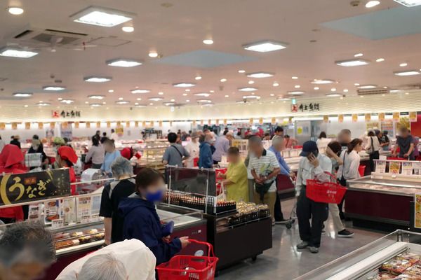 鮮魚専門店「角上魚類」が阪神タイガースのリーグ優勝を祝う「売る虎セール」開催！全品10％OFF