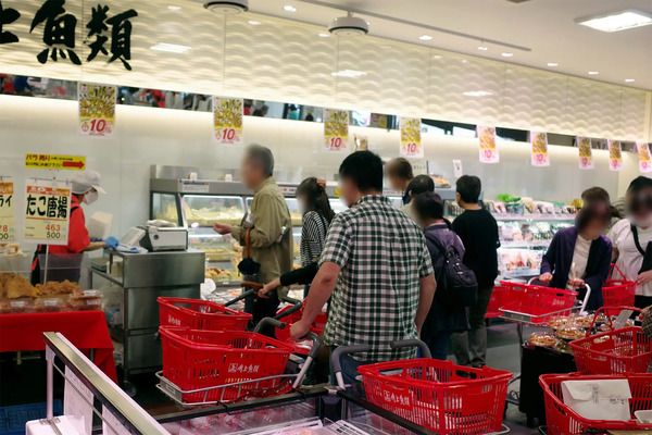 鮮魚専門店「角上魚類」が阪神タイガースのリーグ優勝を祝う「売る虎セール」開催！全品10％OFF