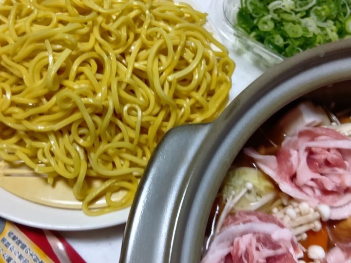 西郷どんへの感謝と敬意を込めて！バラ（薔薇＆バラ肉）の豚肉が花咲く「ツンへのプレゼント（骨）入り鍋」