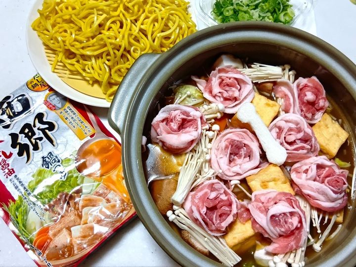 西郷どんへの感謝と敬意を込めて！バラ（薔薇＆バラ肉）の豚肉が花咲く「ツンへのプレゼント（骨）入り鍋」