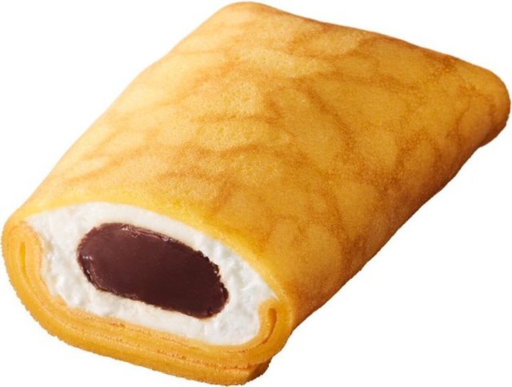 生チョコとホイップクリームが巻かれたクレープ