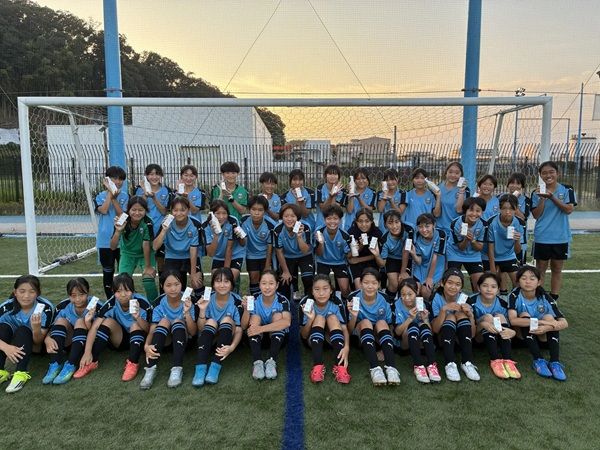 川崎フロンターレの女子中学生チームに、ナチュラルサイエンスが日焼け止めなどを提供