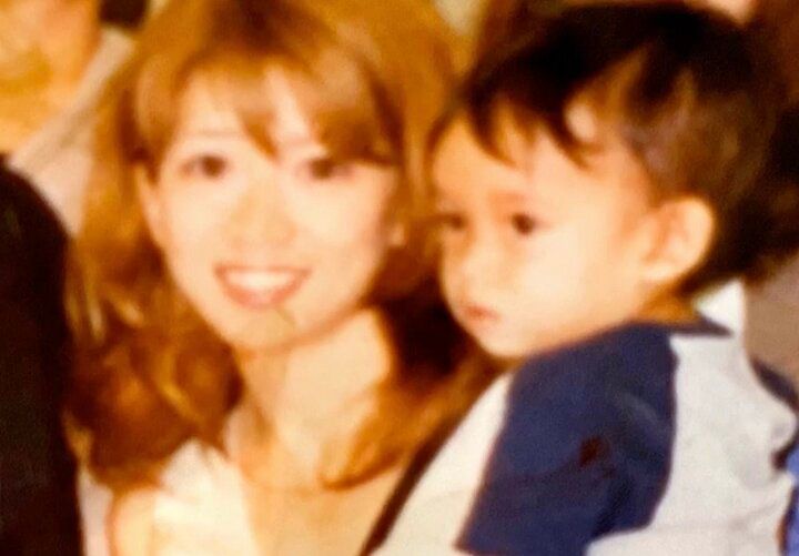 【写真・画像】「第2子妊娠中に夫の不倫が発覚」6児のシンママ美魔女（55）、元夫の異常な嫉妬に恐怖「浮気を疑われパソコンを禁止され…」 1枚目