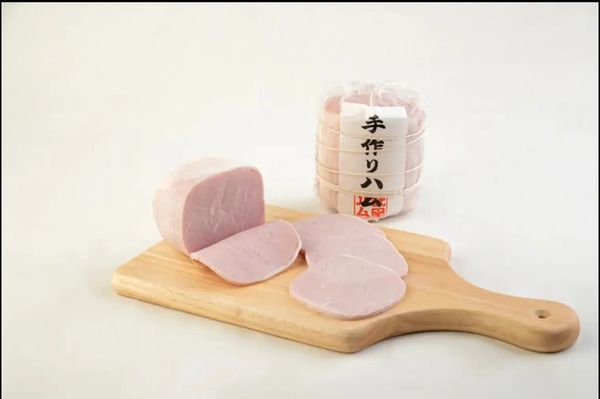 桜チップ直火燻製ベーコン・チキン・タンの食べ比べセット、武田ハムが先行販売！