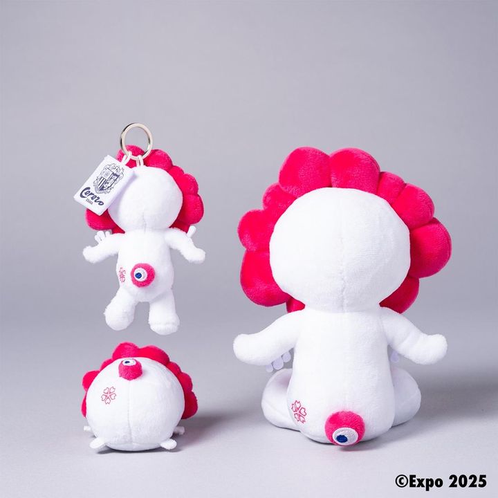 画像3: セレッソ大阪、ミャクミャクとのコラボグッズ第2弾を発売！桜モチーフの限定カラーで「ぬいぐるみ」「しゃもじ」など展開