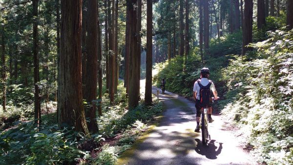 新しい旅の形「Rail ＆ Cycle ダウンヒル・アドベンチャー」富山地方鉄道・立山線で開催
