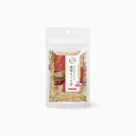 犬猫生活がペットフード「旨味はじける 燻製まぐろ節」発売。無添加＆国産天然まぐろ使用