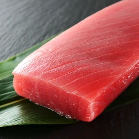犬猫生活がペットフード「旨味はじける 燻製まぐろ節」発売。無添加＆国産天然まぐろ使用
