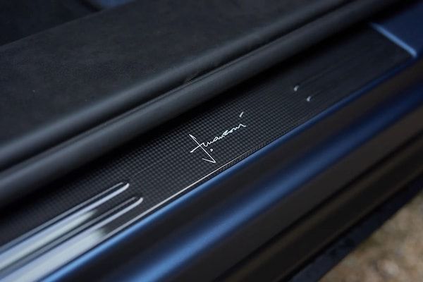 岡山県の刀剣とデニムをテーマにした世界に1台のフェラーリ特別限定モデルが誕生！