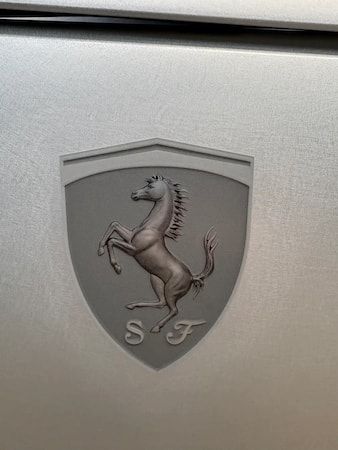 岡山県の刀剣とデニムをテーマにした世界に1台のフェラーリ特別限定モデルが誕生！