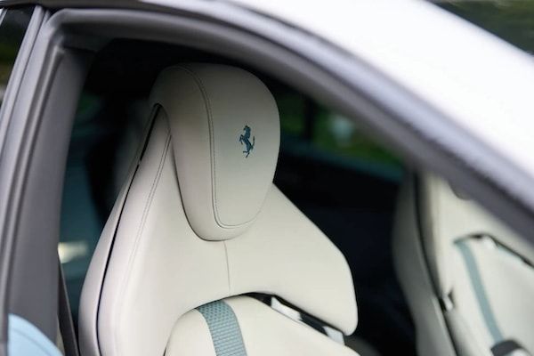 岡山県の刀剣とデニムをテーマにした世界に1台のフェラーリ特別限定モデルが誕生！