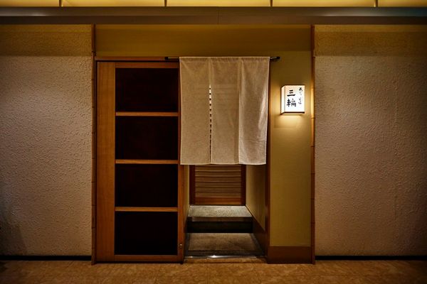 大阪・北新地の「天麩羅とお蕎麦 三輪」で秋冬のディナー企画開始！伝統野菜を季節天婦羅に