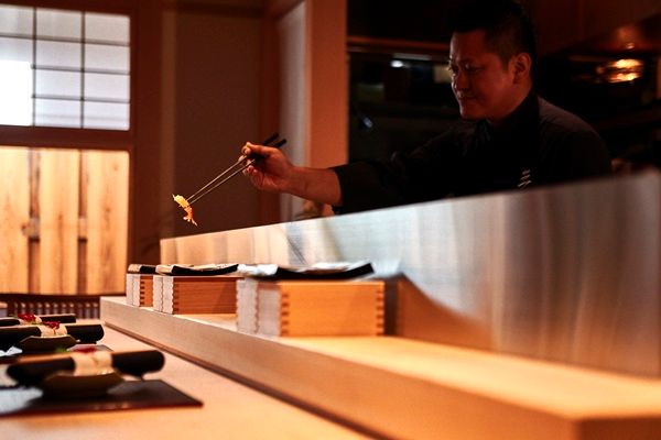 大阪・北新地の「天麩羅とお蕎麦 三輪」で秋冬のディナー企画開始！伝統野菜を季節天婦羅に
