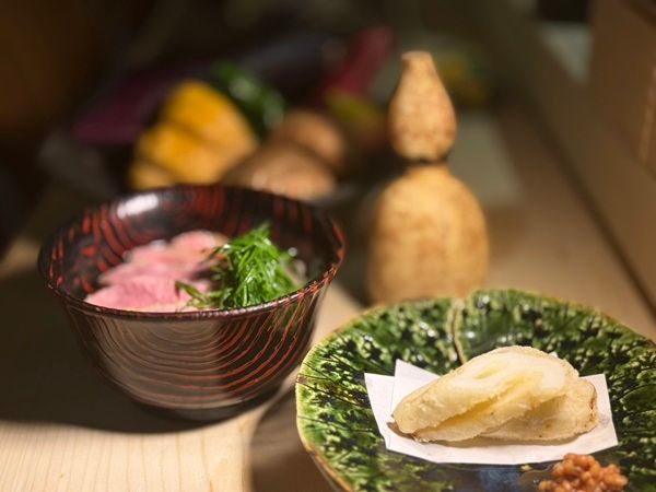 大阪・北新地の「天麩羅とお蕎麦 三輪」で秋冬のディナー企画開始！伝統野菜を季節天婦羅に