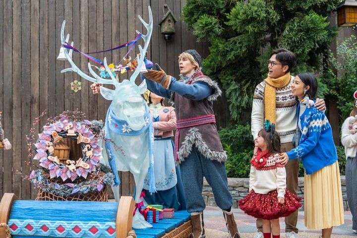 香港ディズニーランド・リゾート：「ワールド・オブ・フローズン」でサプライズを準備するクリストフ