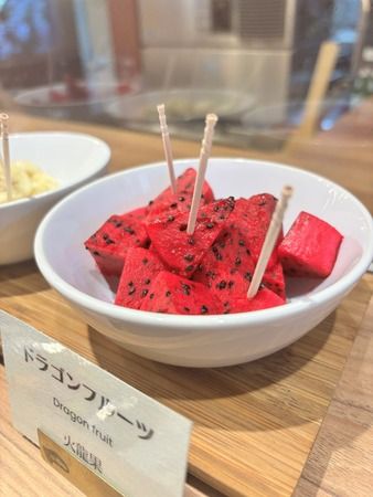 三度揚げのアグー豚カツと10種類以上の島野菜を楽しめる！古宇利島から車で約5分の屋我地島に琉球ベイブがOPEN