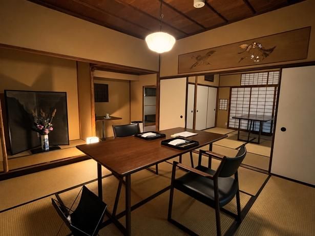 今回夕食をいただいたのは、1960年に当時の皇太子殿下(現在の上皇陛下)が宿泊した際に利用された由緒ある部屋