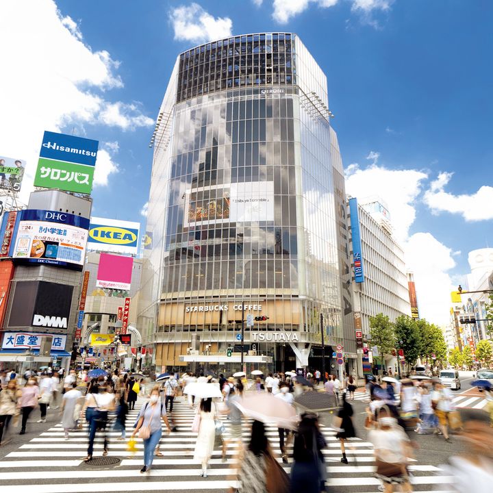渋谷スクランブル交差点前