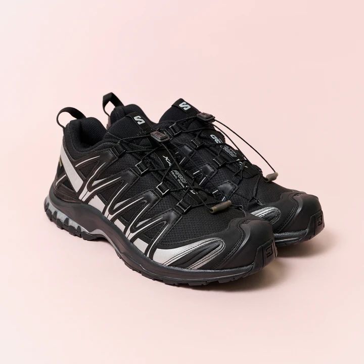 サロモンのスニーカー 通勤 ゴアテックス XA PRO 3D GORE-TEX