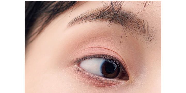 【2026年最新秋メイク】今どきアイメイクの正解は「令和ベージュ」！30代の目もとをアップデートする基本＆トレンドをチェック_33