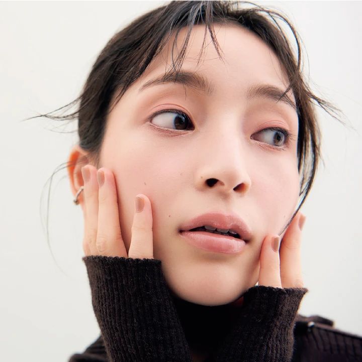 甘く見えがちなピンクもベージュの力でこなれ感ＵＰ