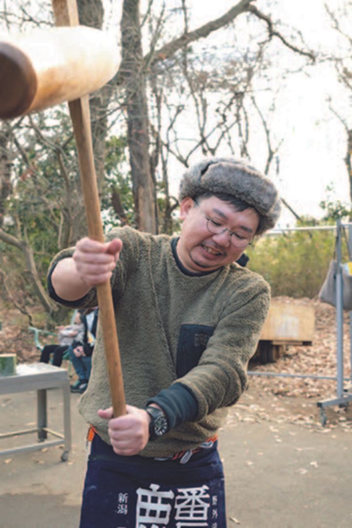 【千葉県・ツーリング】バイク仲間と楽しむ年末の餅つき＆キャンプ｜還暦祝いの赤ふんどしで締めくくる！［マヒトが行く］